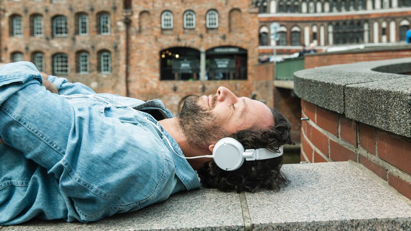 Τι ακριβώς είναι η 8D μουσική