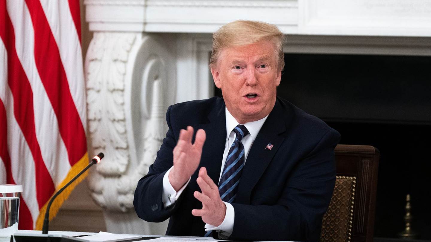 O Donald Trump πιστεύει ότι ο κορονοϊός θα εξαφανιστεί χωρίς εμβόλιο