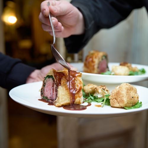 Στα high end εστιατόρια της Αθήνας δεν πας μόνο για το φαγητό