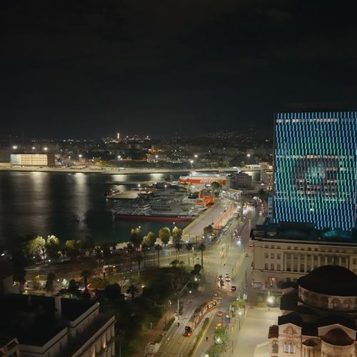 Ο Πύργος του Πειραιά στα χρώματα της Allwyn