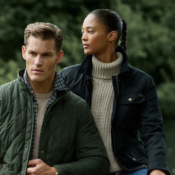 Superdry Φθινόπωρο/Χειμώνας 2025: Ένα Νέο Κεφάλαιο στη Βρετανική Κληρονομιά