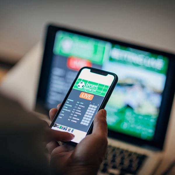 O κορονοϊός ενίσχυσε το διαδικτυακό τζόγο