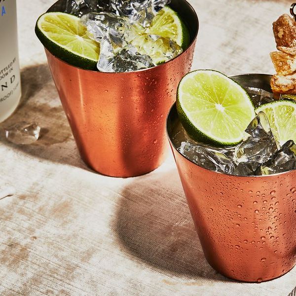 Η ιστορία, η συνταγή και το ξεχωριστό ποτήρι του Moscow Mule