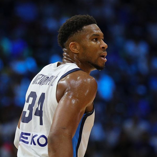 Με ασταμάτητο Γιάννη η Ελλάδα ξεκίνησε με το δεξί στο Eurobasket απέναντι στην Ιταλία