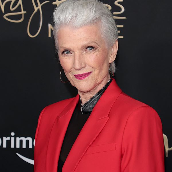 Η αξιοθαύμαστη περίπτωση της μητέρας του Elon Musk