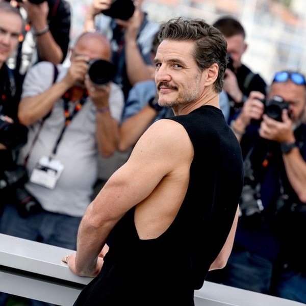 Το απλό πρόγραμμα γυμναστικής που άλλαξε το σώμα και το μυαλό του Pedro Pascal