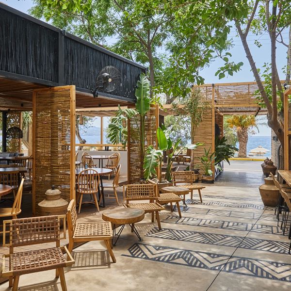 Στο Ego all-day exclusive bar είναι πάντα καλοκαίρι