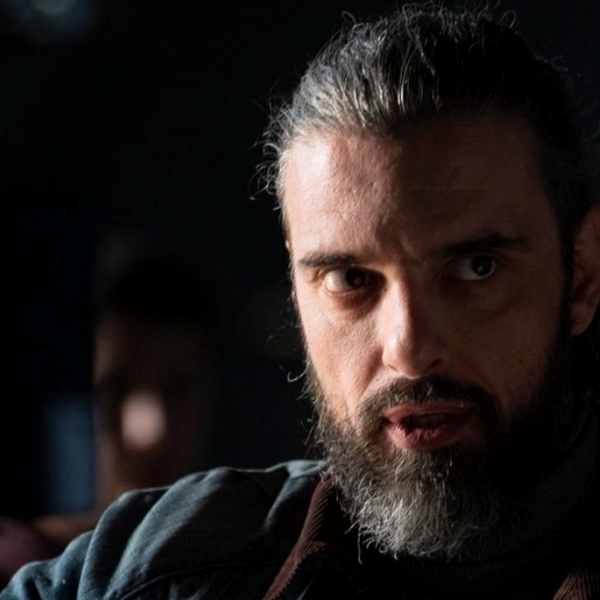 Ο Σωτήρης Τσαφούλιας συμβουλεύει τις κόρες του, το ίντερνετ χειροκροτεί