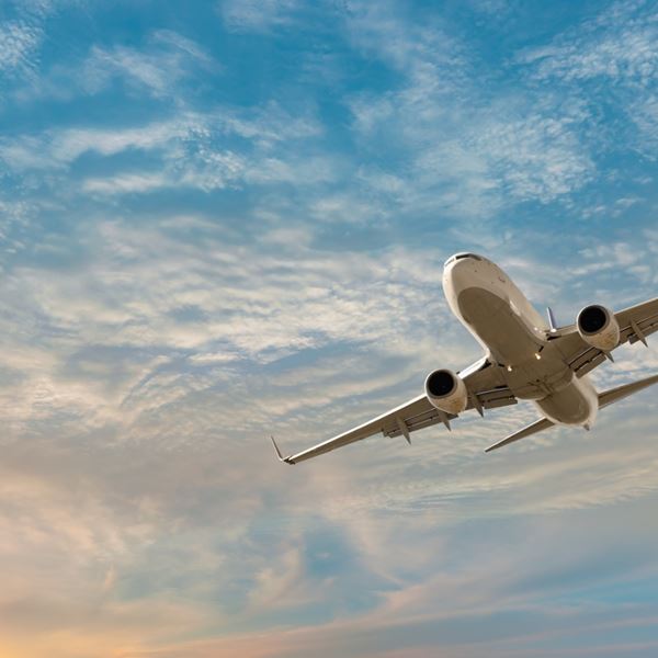 Αεροπλάνο επέστρεψε στο αεροδρόμιο γιατί επιβάτης έπαθε διάρροια