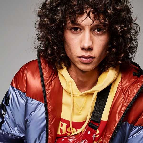 Ποιος είπε ότι το color blocking είναι καλοκαιρινό σπορ;