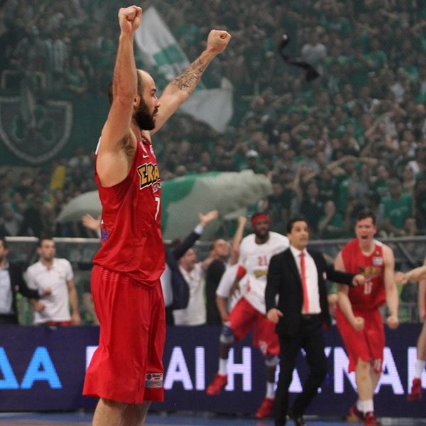 Οι μπασκετμπολίστες που πήγαν απευθείας από τον έναν αιώνιο στον άλλο