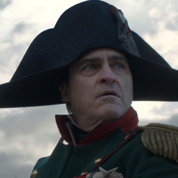 Ο Napoleon του Joaquin Phoenix δείχνει ενδιαφέρων