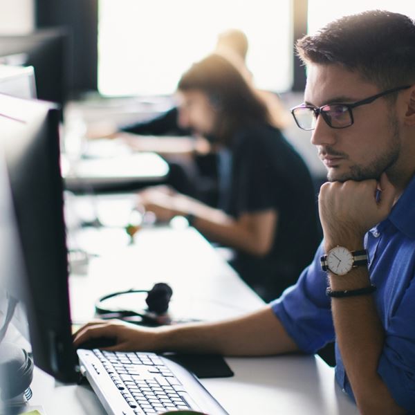 Πώς και πότε θα εφαρμοστεί το 13ωρο με έξτρα αποδοχές- τι ακριβώς θα ισχύει με παραδείγματα