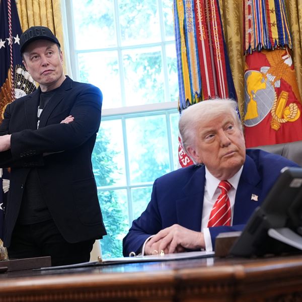 Elon Musk και Donald Trump μας χάρισαν το απόλυτο ιντερνετικό beef