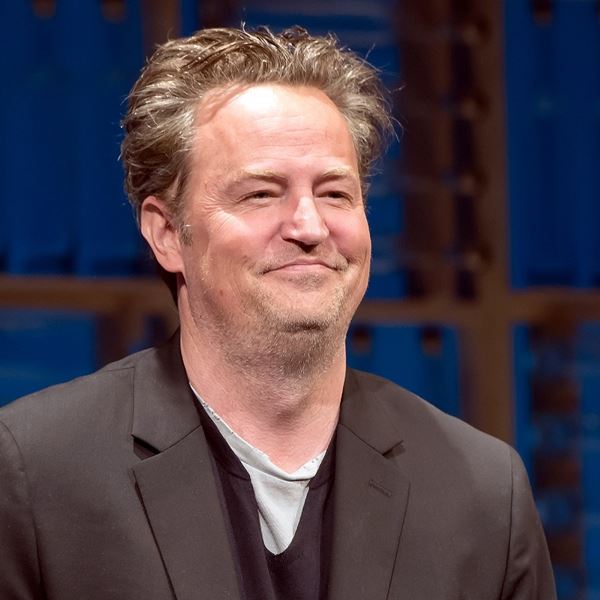 O Matthew Perry δεν βλέπει πια τα Φιλαράκια