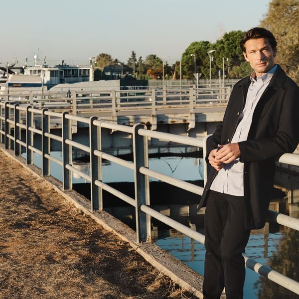 THE BOSTONIANS FW’25: Ανακαλώντας το στυλ των 90s & 00s, με μια νέα, σύγχρονη ματιά