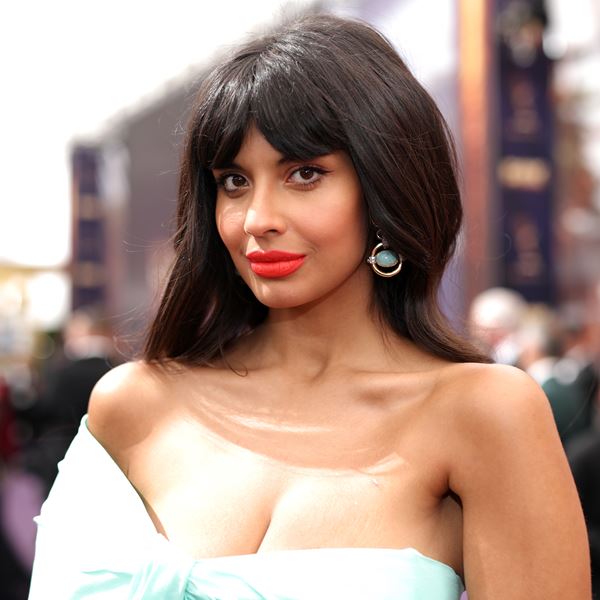 Η Jameela Jamil δεν φοβάται να μιλήσει για το Black Lives Matter