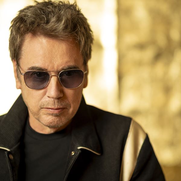 Σταματήστε ό,τι κάνετε: Ο Jean-Michel Jarre έρχεται στην Αθήνα