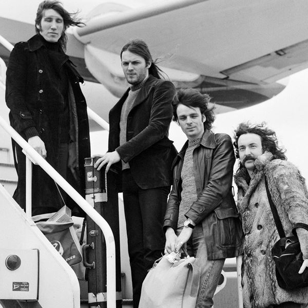 Οι Pink Floyd επέστρεψαν μετά από 28 χρόνια για να στηρίξουν την Ουκρανία