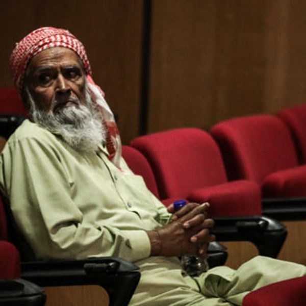 Ο πατέρας του δολοφονημένου από την Χρυσή Αυγή Σαχζάτ Λουκμάν