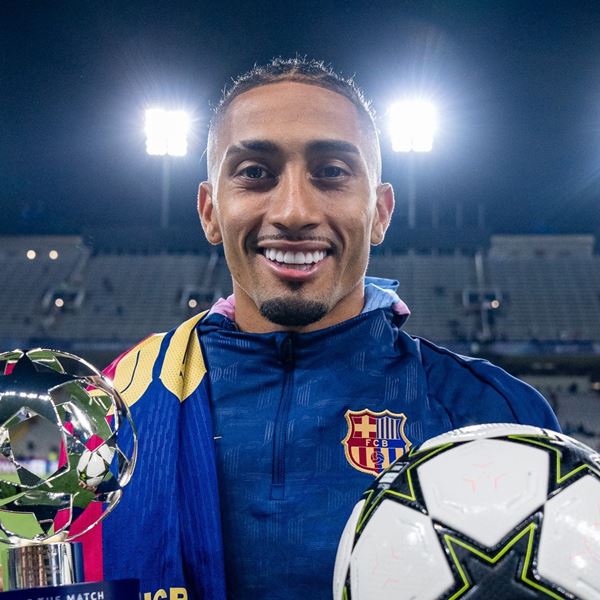 Τρομερός Ραφίνια, έβαλε τρία γκολ στο Μπαρτσελόνα-Μπάγερν (video)