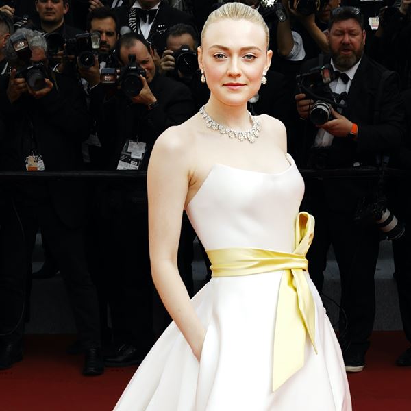 Η Dakota Fanning δεν παίζει πια κρυφτό