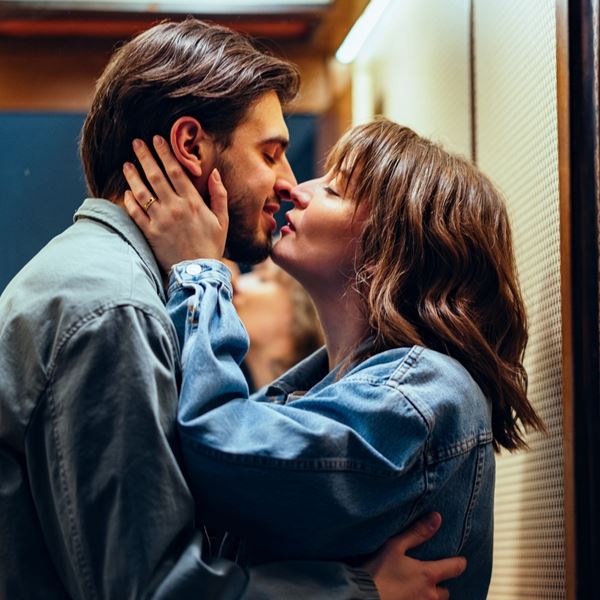 Μία συνήθεια των ζευγαριών μας κάνει καλό