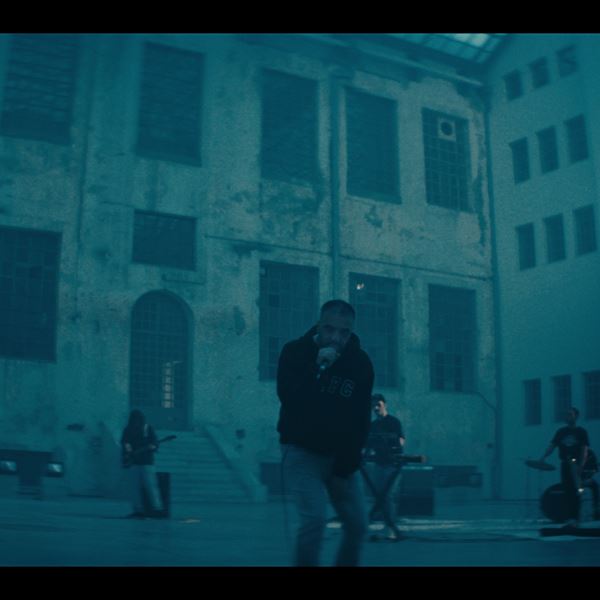 Το νέο τραγούδι των ΛΕΞ & Kepler is Free έχει 'άρωμα' Γιάννη Οικονομίδη (video)