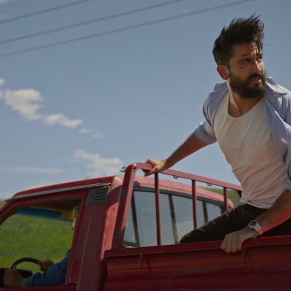 Πότε και πού θα δούμε τις 'Κακές Ιδέες', τη σειρά του Διονύση Ατζαράκη