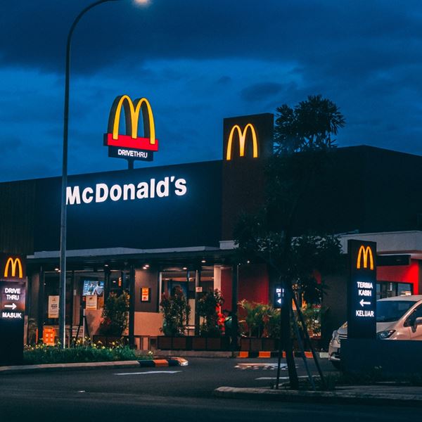 Ακτιβιστές υπέρ της Παλαιστίνης έβαλαν αρουραίους σε McDonald's στο Μπέρμινγχαμ