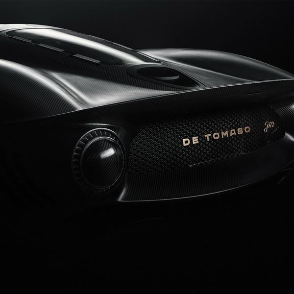 Η πρώτη De Tomaso P72 παραγωγής είναι γεγονός (εικόνες)