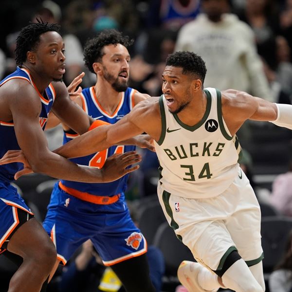 Πώς ο Γιάννης Αντετοκούνμπο βάζει τέλος στα σενάρια για ανταλλαγή στους Νικς (video)