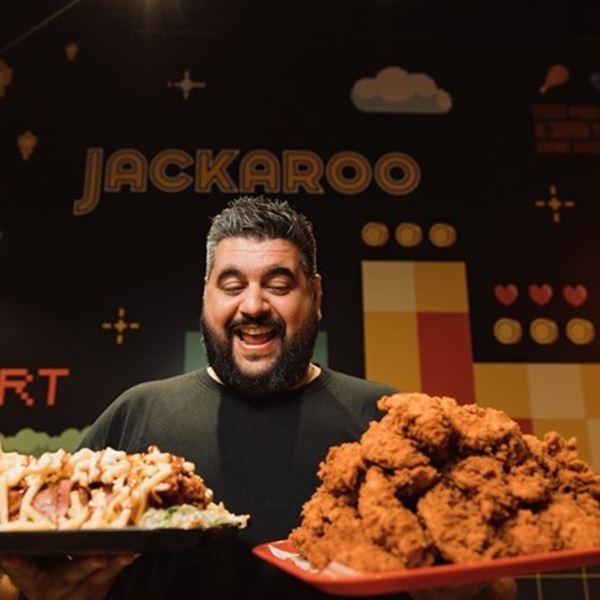 Jackaroo, το τηγανητό κοτόπουλο που σπάει παγκόσμια ρεκόρ στη Wolt