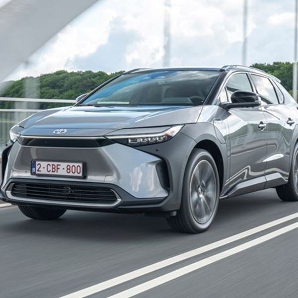 Γιατί η Toyota δεν ασχολήθηκε σοβαρά με τα ηλεκτρικά αυτοκίνητα