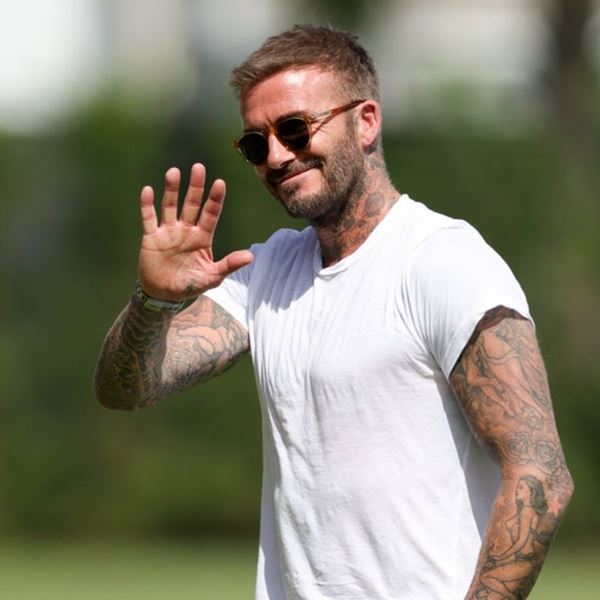 Τα boat shoes του David Beckham φοριούνται άνετα και τον Σεπτέμβρη