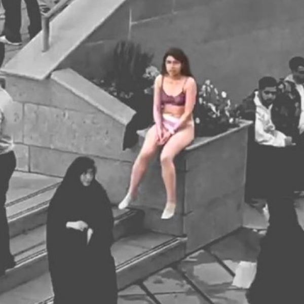 Ahoo Daryaei: Η ηρωίδα που έριξε φως στο σκοτάδι του Ιράν