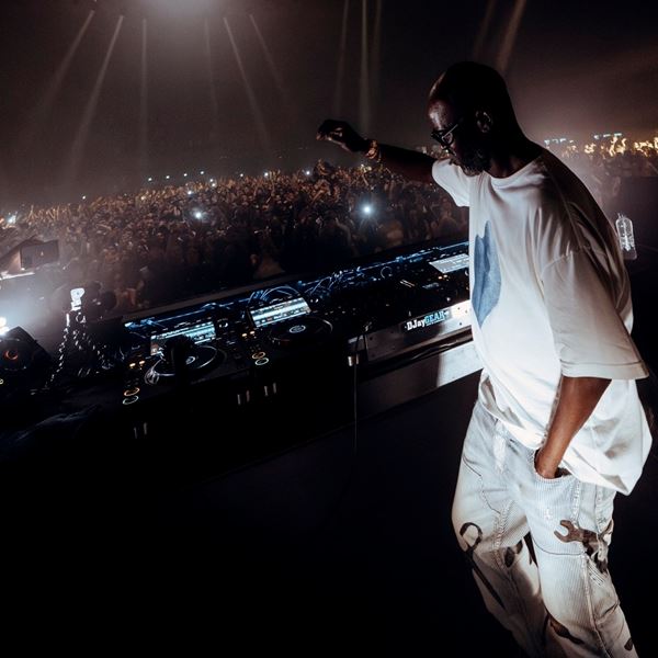 Ο θρύλος της ηλεκτρονικής μουσικής Black Coffee έρχεται στην Αθήνα