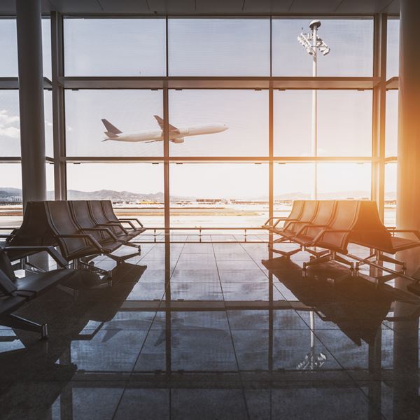 Η άφιξη δεκάδων νέων αεροπορικών εταιρειών