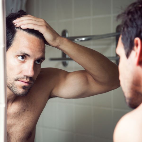 3 τρόποι για να δώσεις τέλος στην τριχόπτωση και την αραίωση μαλλιών