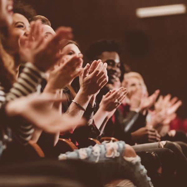 Για ποιο λογο χειροκροτάμε: Τα παλαμάκια και η ιστορία τους