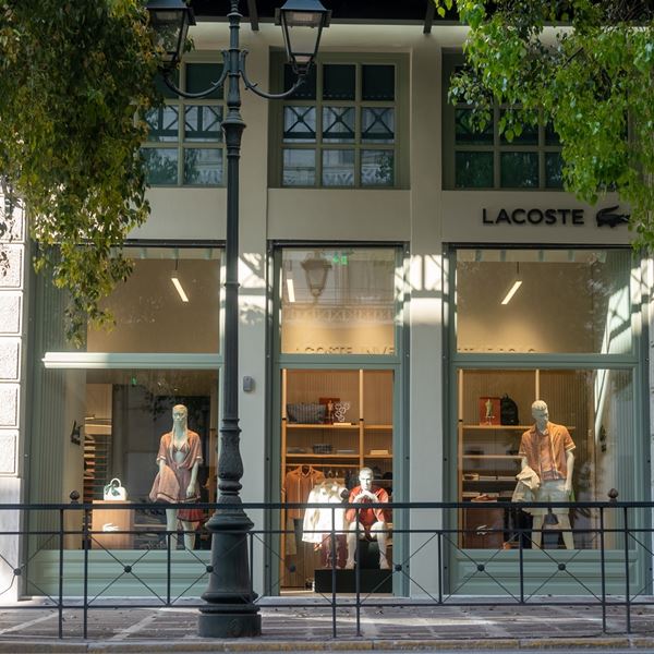 Νέα boutique Lacoste στο Μέγαρο Αρσακείου