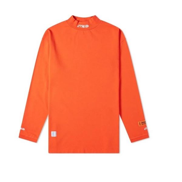 Η επιστροφή του mock neck