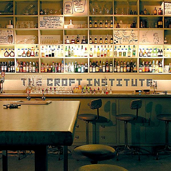 Τα γοητευτικότερα speakeasy bars σε κάθε γωνιά του πλανήτη