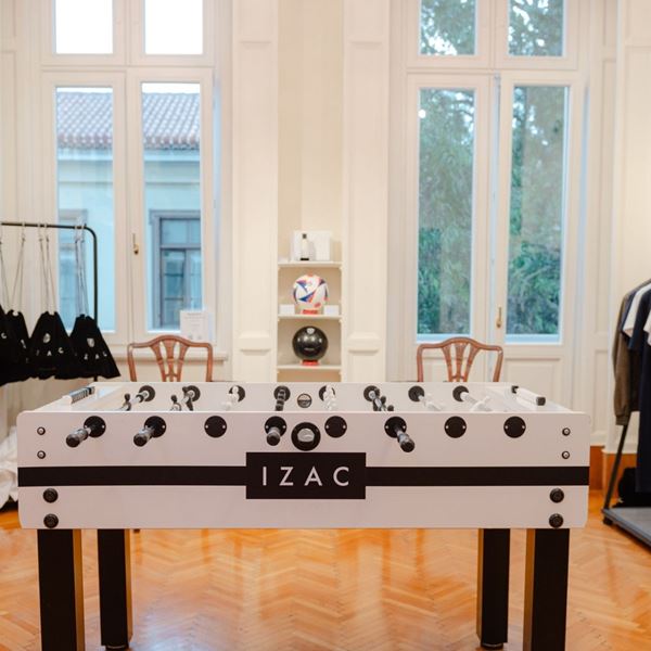 Η γαλλική φινέτσα της IZAC "έντυσε" το Esquire TownHouse