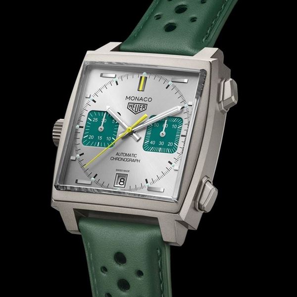 Πανέμορφο το TAG Heuer Monaco σε British Racing Green