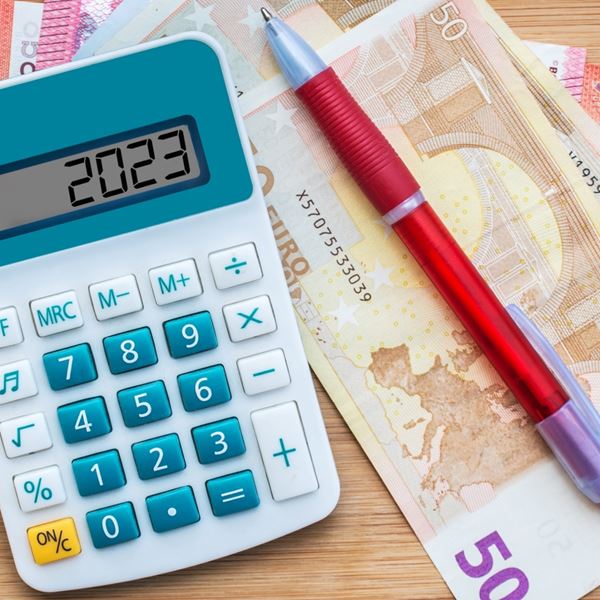 Ξέρουμε πόσα χρήματα παίρνουν οι δήμαρχοι, αντιδήμαρχοι και περιφερειάρχες σε όλη την Ελλάδα