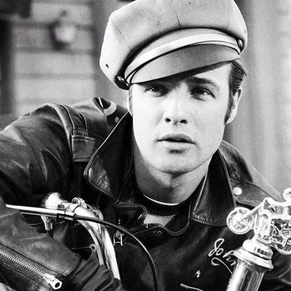 O αθεράπευτα cool Marlon Brando
