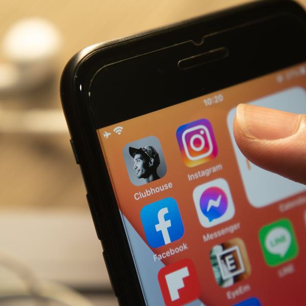 Live Audio Rooms: Η απάντηση του Facebook στο Clubhouse