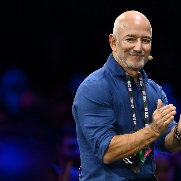 Ποιον εργαζόμενο δεν θα αντικαταστήσει η τεχνητή νοημοσύνη σύμφωνα με τον Jeff Bezos