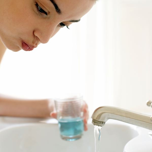 Στοματικά διαλύματα εξουδετερώνουν τον κορονοϊό σε 30'';